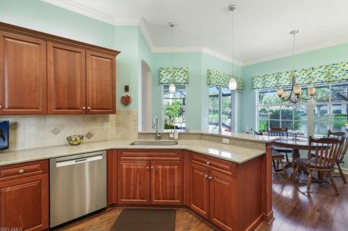 2332 Is Cv Cir, Naples FL 34109-0343 exterior