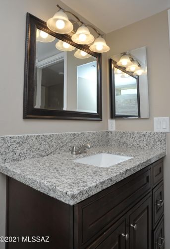 3417 Calle De Ln Bajada, Tucson AZ 85746-8337 exterior