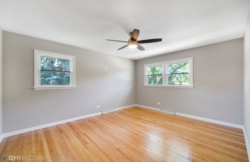 452 Adams St, Elmhurst IL  60126-4633 exterior