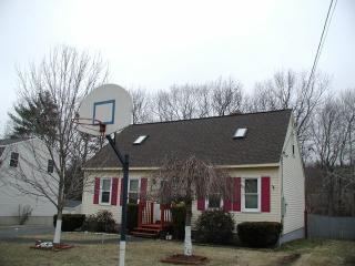 366 Day St, Manchester, NH 03104-2866