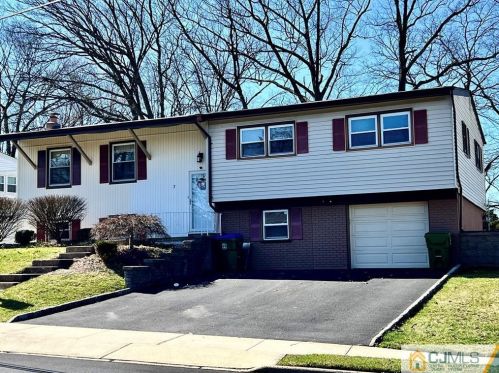 7 Hallo St, Edison, NJ 08837-2762