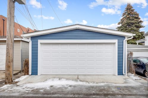 6618 Maryland Ave, Chicago IL  60637-4212 exterior