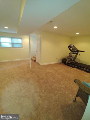 1650 Bay Rdg Rd, Edgewater MD 21037-1716 exterior