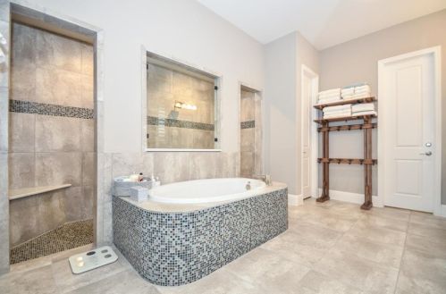 50 Sweet Creek Ln, Fulshear TX 77441-1527 exterior