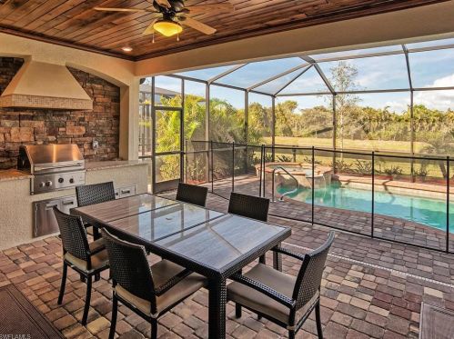 2850 Aviamar Cir, Naples, FL