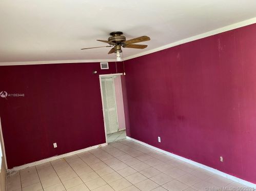 266 38th St, Hialeah FL  33012-4361 exterior