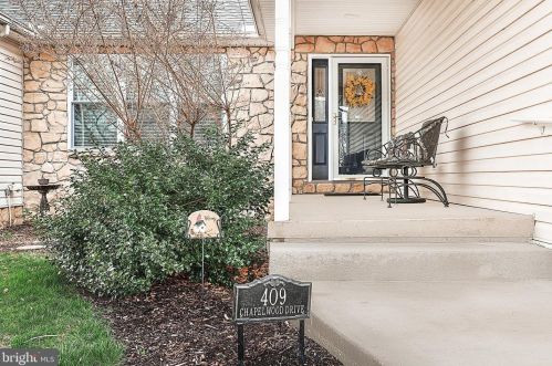 409 Chapelwood Dr, Hanover PA  17331-5232 exterior