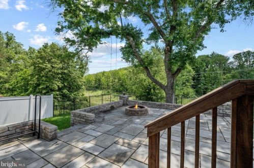 4117 Duvawn St, Alexandria VA 22310 exterior