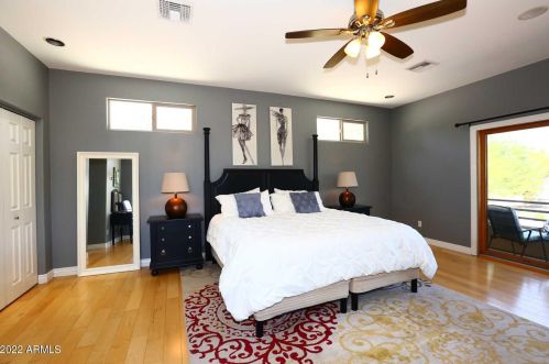 4451 Earll Dr, Phoenix AZ 85031-3821 exterior