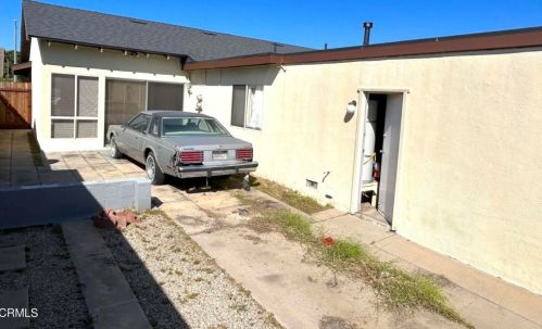 1960 Norma St, Oxnard CA 93036-2709 exterior