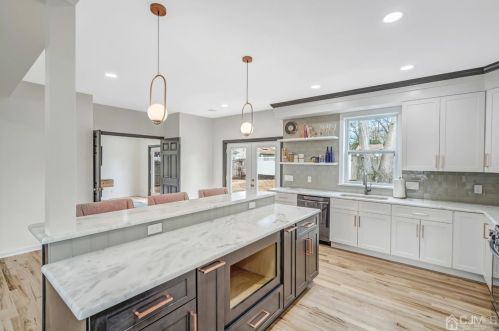 22 Stiles Rd, Edison NJ  08817-4137 exterior