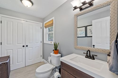 5 Spillway Ln, Concord NH 03301-8303 exterior