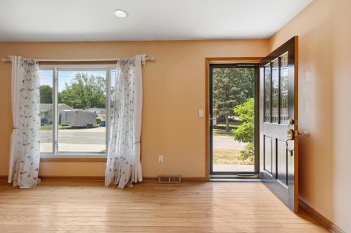 1905 Eldon St, Grand Rapids MI 49525-1549 exterior