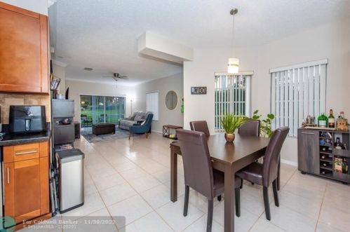 9757 Kamena Cir, Boynton Beach FL 33436-3958 exterior