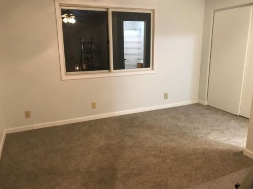 8910 New Hampshire Ave, Saint Louis MO 63123-1537 exterior