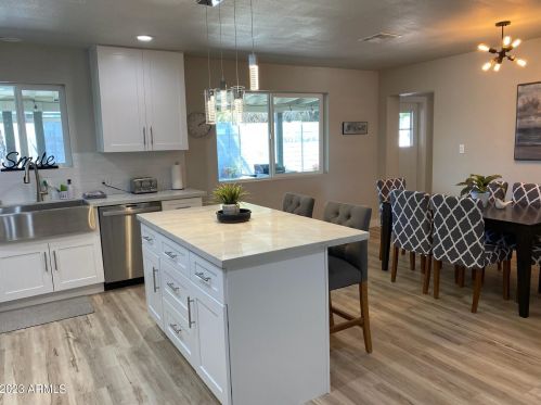 4240 Bluefield Ave, Phoenix AZ 85032-1419 exterior