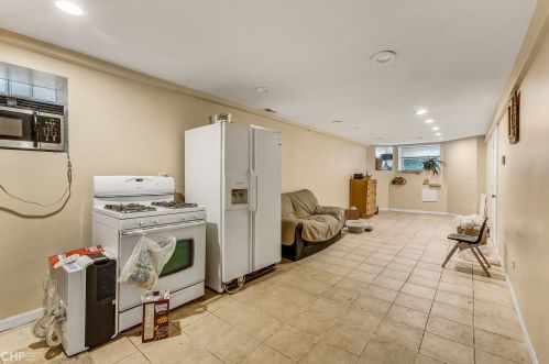 3104 Walton St, Chicago IL 60651-3331 exterior