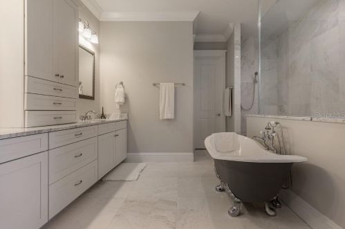 305 Hanna Ave, Tampa FL  33604-6633 exterior