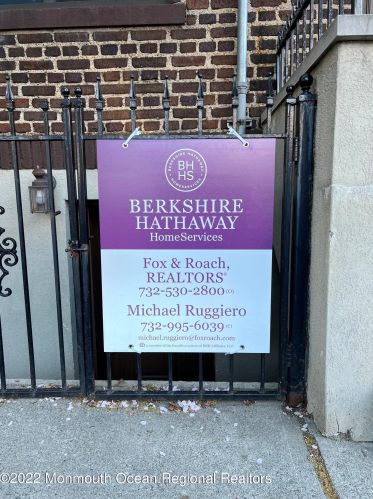 581 Gregory Ave, Union City NJ 07086-5878 exterior