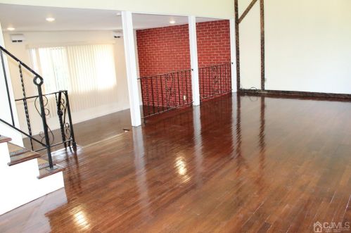 70 Madison St, Iselin NJ  08830-1917 exterior