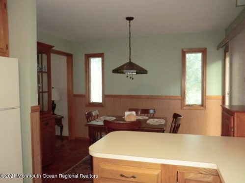 38 Locust Ter, Middletown NJ 07748-1404 exterior