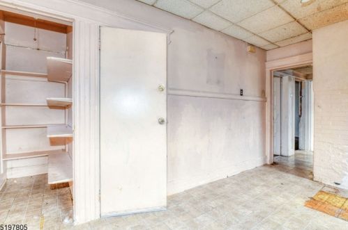 60 Hilton Ave, Maplewood NJ 07040-3223 exterior