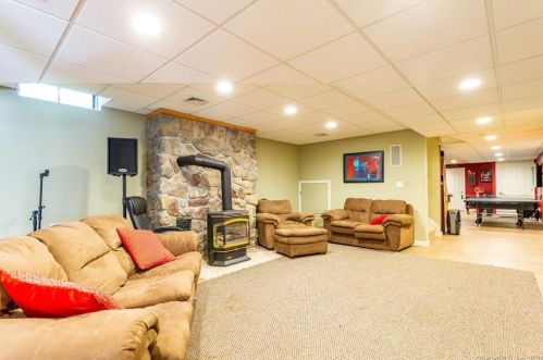 596 Cardinal Cir, Torrington CT 06790-2164 exterior