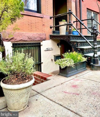 1821 Swann St, Washington DC  20009-5687 exterior