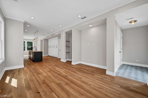 3025 Spaulding Ave, Chicago IL 60618-6808 exterior