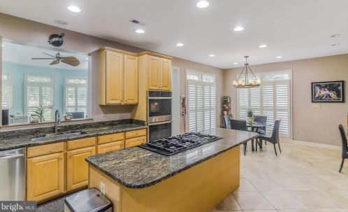 13606 Mt Prospect Dr, Rockville MD 20850-3510 exterior