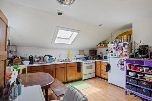 142 East St, Wallingford CT 06492-4006 exterior