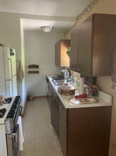 1726 Younger Ave, Pittsburgh PA 15216-2941 exterior