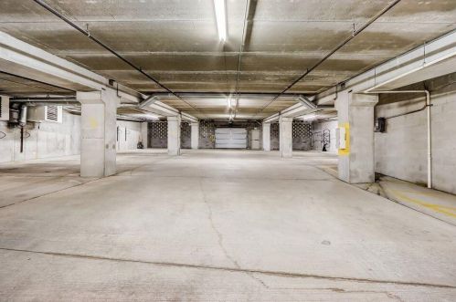 1550 Royall Pl, Milwaukee WI 53202-1808 exterior