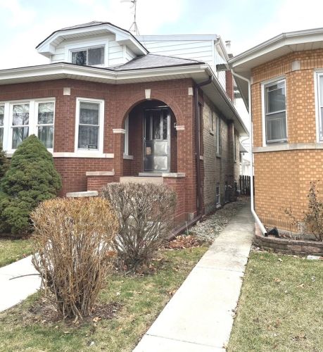 6213 Eddy St, Chicago, IL 60634-4124