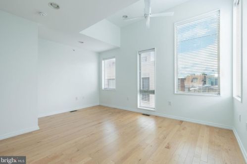 936 Leithgow St, Philadelphia PA 19123-1440 exterior