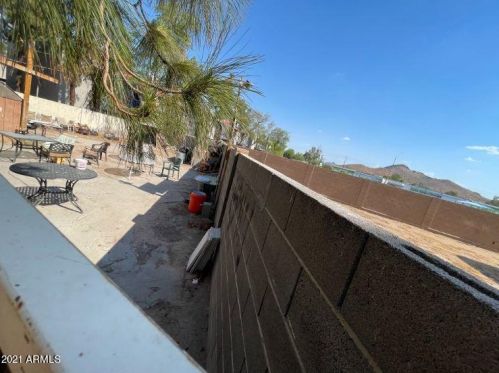 2725 Beck Ln, Phoenix AZ 85032-4255 exterior