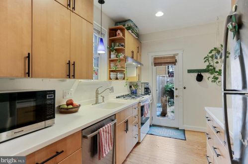 110 Duddington Pl, Washington DC 20003-2610 exterior