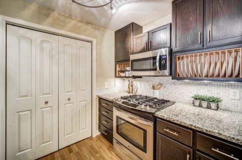 602 Bainbridge Dr, Atlanta GA 30327-4267 exterior