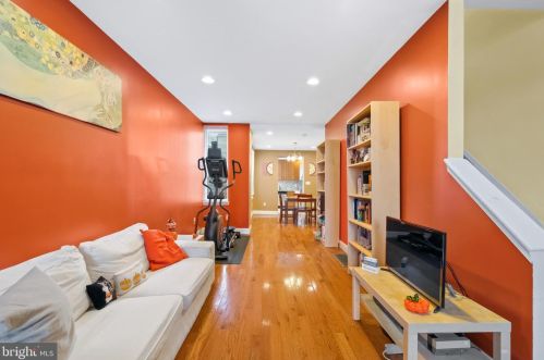 3023 Aramingo Ave, Philadelphia PA 19134-4316 exterior