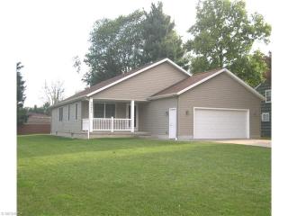 23011 Cedar Point Rd, Cleveland, OH 44142-1017