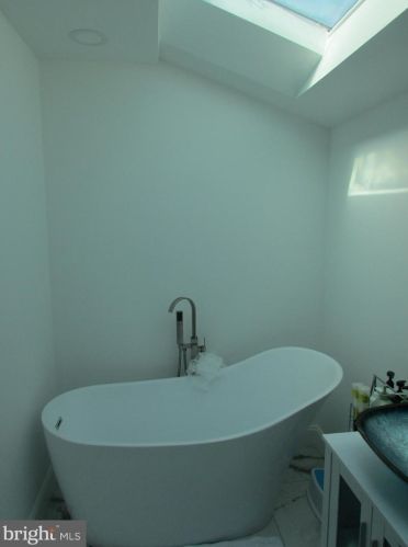 737 Byberry Rd, Philadelphia PA 19154-1842 exterior