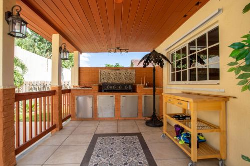 3409 Diane Dr, Boynton Beach FL 33435-8553 exterior