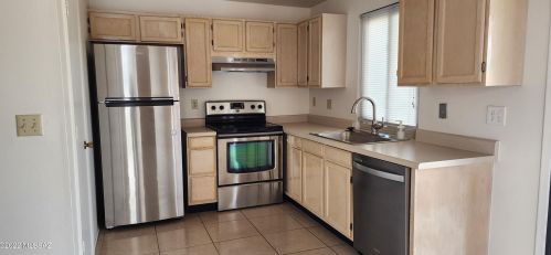 7263 Bellingham Dr, Tucson AZ  85730-3343 exterior