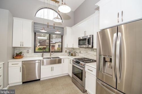 607 Sayre Dr, Princeton NJ 08540-5859 exterior