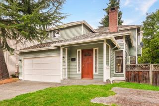 7018 24th Ave, Seattle, WA 98117-5844