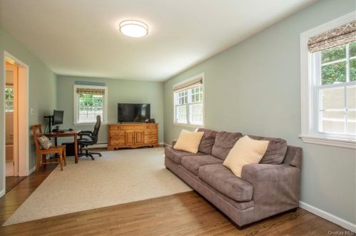 15 Cypress Ln, Briarcliff NY 10510-1215 exterior