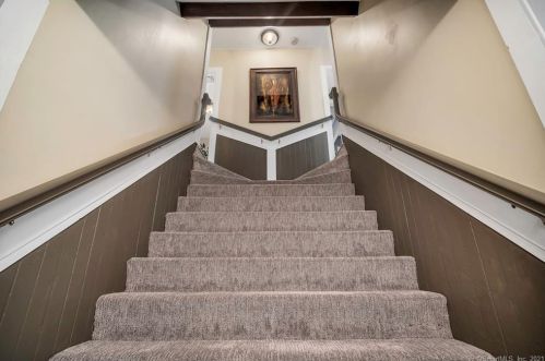 139 Church St, Seymour CT 06483-2503 exterior