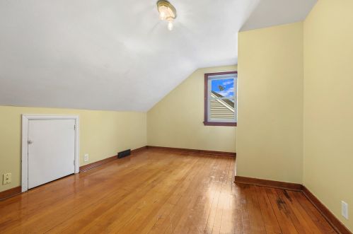 747 Revere Dr, Manitowoc WI 54220 exterior