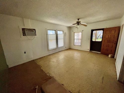 1107 Remington St, Graham TX 76450-2721 exterior