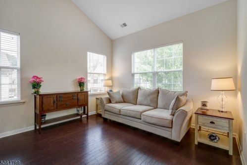 1308 Meadow Brook Ct, Whippany NJ  07981-1238 exterior